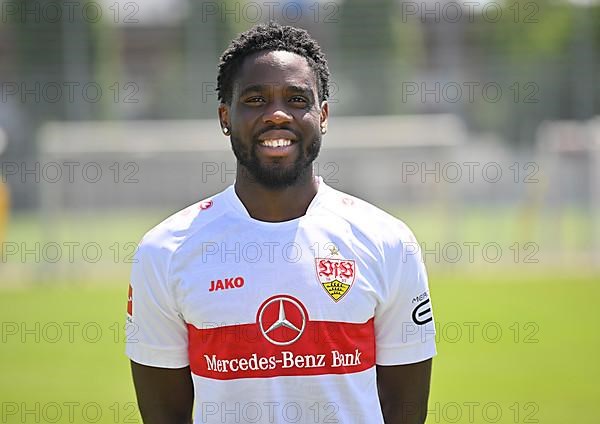 Orel Mangala VfB Stuttgart Portraittermin VfB Stuttgart 2022 2023 Licence Player Football 1. Bundesliga Men GER Stuttgart 05. 07. 2022
