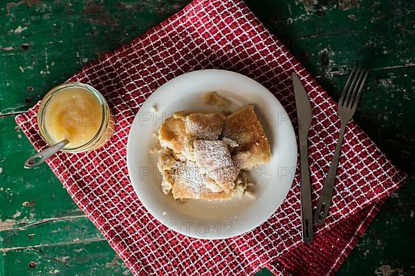 Vegan Kaiserschmarrn with apple sauce