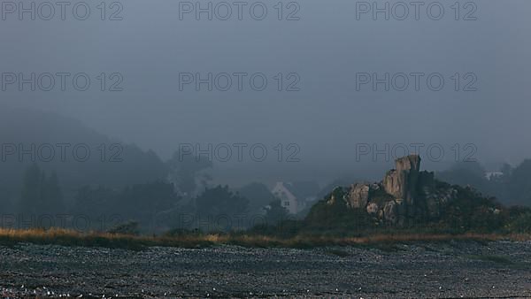 Early morning on the beach of Port Blanc