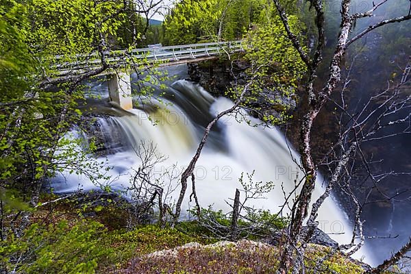 Waterfall Haellingsafallet, nationalpark Lierne