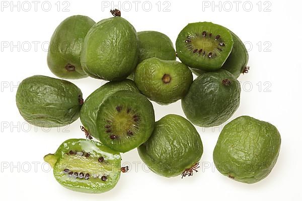 Exotic fruits: hardy kiwi,
