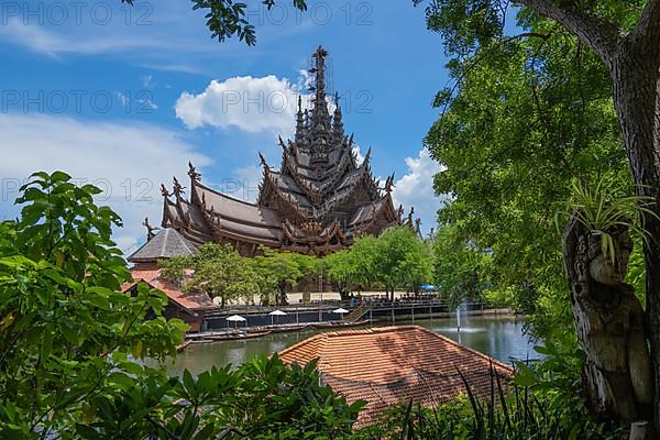 Sanctuary of Truth, Pattaya