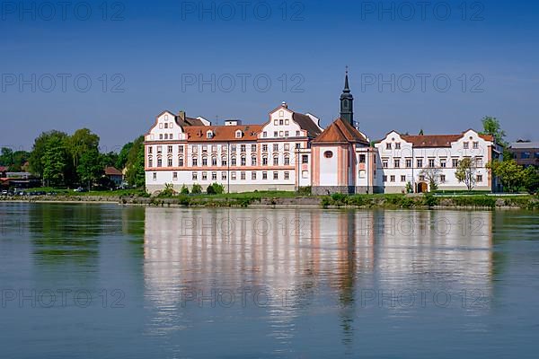 Castle Neuhaus am Inn, seen from Schaerding