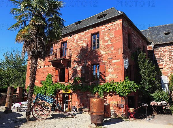 Collonges-la-Rouge, Colonjas