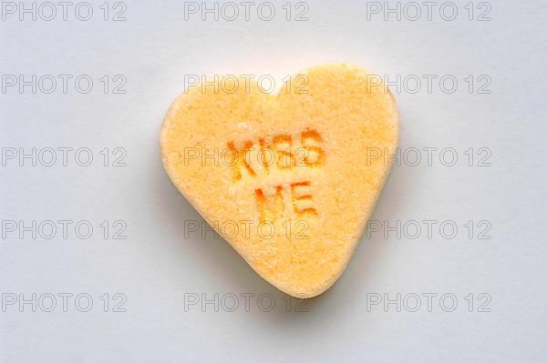 Peppermint heart with the inscription Kiss me,