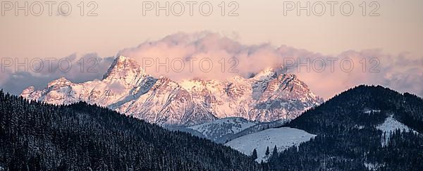 View of the Loferer Steinberge, Alps in winter with snow-covered mountains