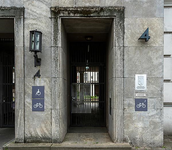 Entrance to the Senate Department for Urban Development Building and Housing, Fehrbelliner Platz