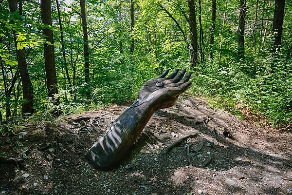 Pfullinger Sagenweg, hand with a Remmsele