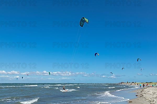 Kitesurfer, Fehmarnsund Bridge