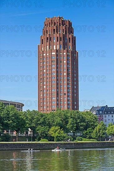 Main, MainPlaza residential building
