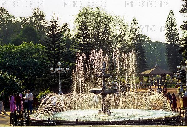 Fountain in Lal Bagh garden