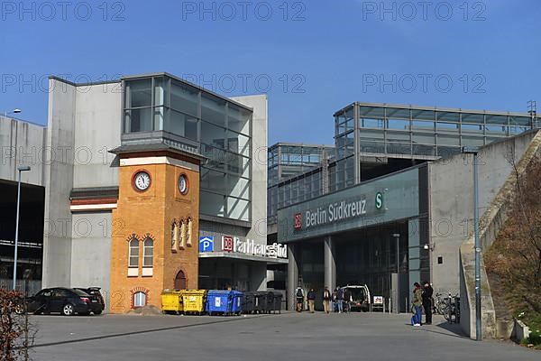 Suedkreuz station