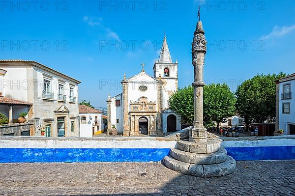 Church of Santa Maria and pillory