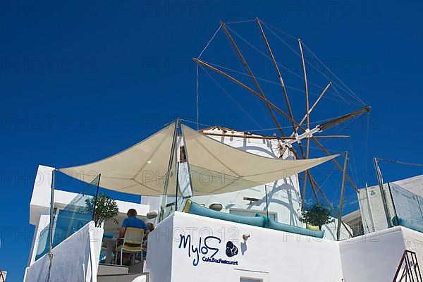 Mylos Cafe Bar Restaurant in Firostefani