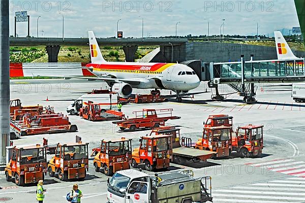 Service vehicles and Airbus A320