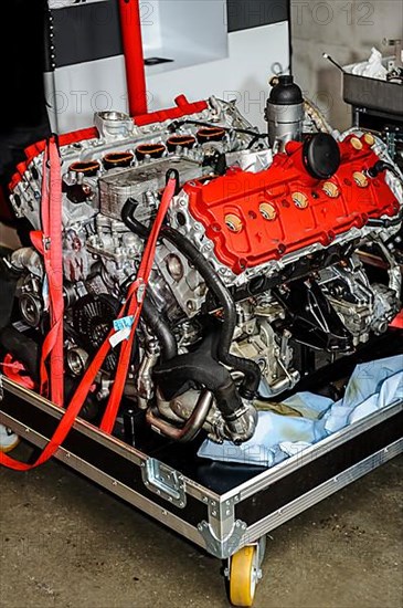 Replacement engine Engine for racing car Audi R8 for motorsport Racing on trolley