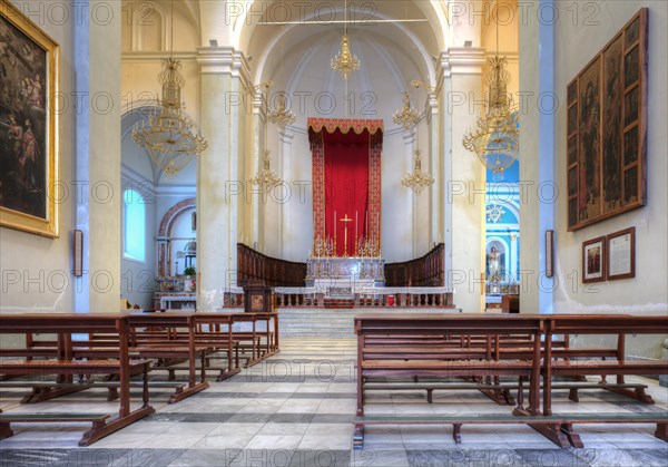 Interior side altar