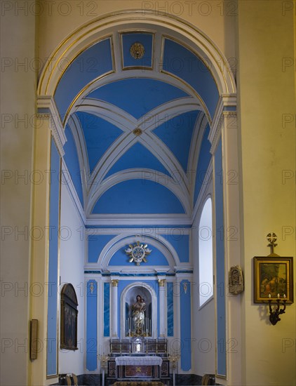 Interior side altar