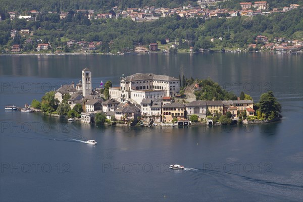 View of lake island and water taxis