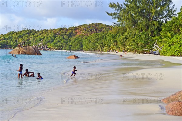 Evening bathing fun at Anse Lazio