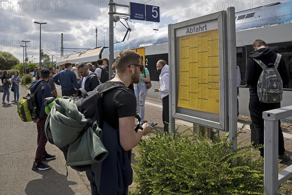 Chaos in local transport