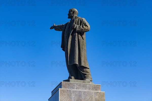 Lenin statue