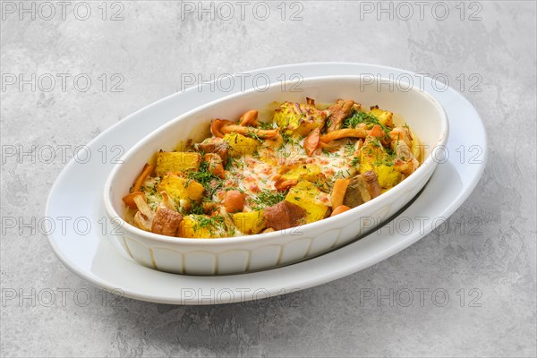 Hot casserole with honey agarics