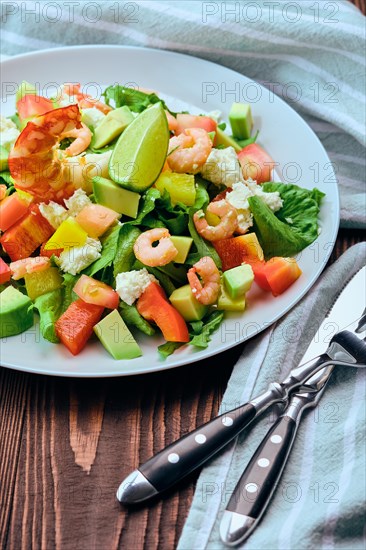 Salad with avocado