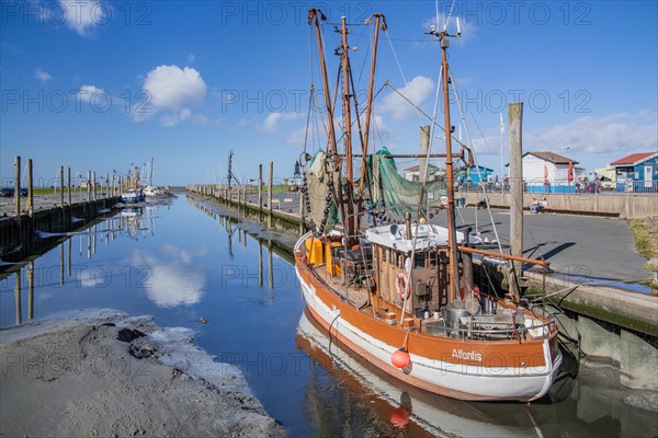 Cutter harbour with crab cutter