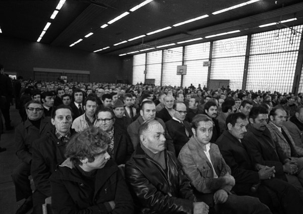 The dismissal of workers at Mannesmann-Werke after a spontaneous strike not led by the union provoked protests by Mannesmann workers in Duisburg and other sites on 7 November 1973 and solidarity from ...