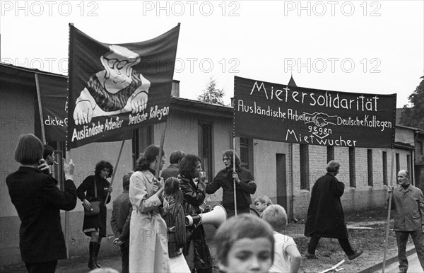 The report in a daily newspaper in Duesseldorf in 1968 about rent-seeking by Turkish workers aroused the pastor of the Protestant church. The report in a daily newspaper in Duesseldorf in 1968 about t...