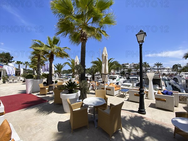 Restaurant in Cala Llonga Harbour