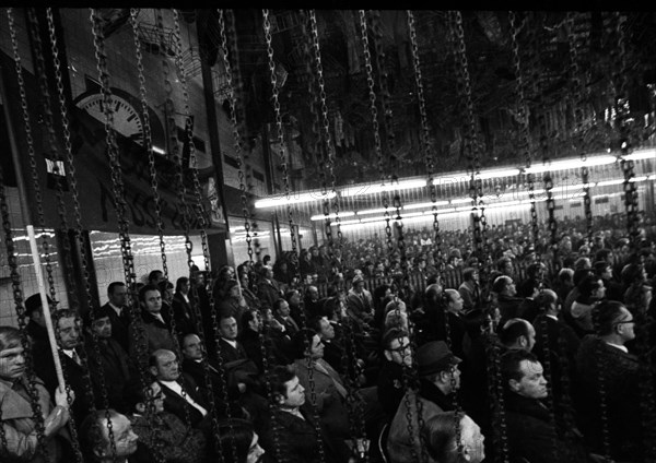 A workers' meeting in the wash-house of the Monopol colliery on 18 November 1973 in Kamen was replaced by a demonstration against the closure of the colliery