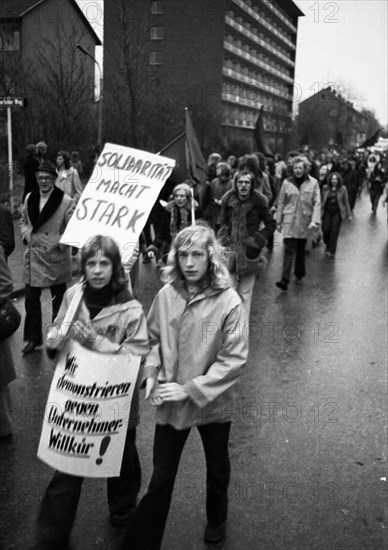 The dismissal of workers at the Mannesmann factory after a spontaneous strike not led by the union provoked protests by Mannesmann workers in Duisburg and other locations on 7 November 1973 and solida...