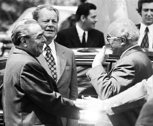 The visit of the Soviet Head of State and Party Leonid Brezhnev to Bonn from 18-22 May 1973 was a step towards easing tensions in East-West relations by Willy Brandt. Leonid Brezhnev at Gymnich Castle...