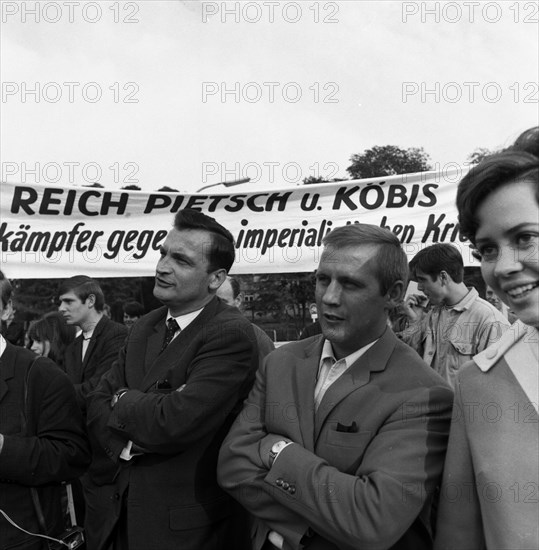 The shooting of Cologne sailors Max Reichspietsch and Albin Koebes on 5 September 1917 in Cologne-Wahn for mutiny prompted youth associations to protest and lay a wreath in commemoration after 50 year...