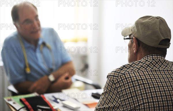 Follow-up care after surgical interventions for life-threatening diseases is one of the tasks that a family doctor fulfils. Attention and listening are particularly important here. This is the everyda...
