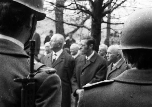 A meeting of the traditional associations of the Waffen- SS to honour their dead of the 6th SS Division North on 14. 11. 1971 in Hunrueck was accompanied by the Bundeswehr with officers and a squad of...