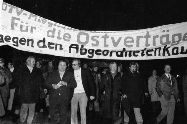 Supporters and friends of the SPD/FDP government coalition demonstrated in Bonn on 26 April 1972 with a torchlight march and rally in favour of the government and the ratification of the Eastern treat...
