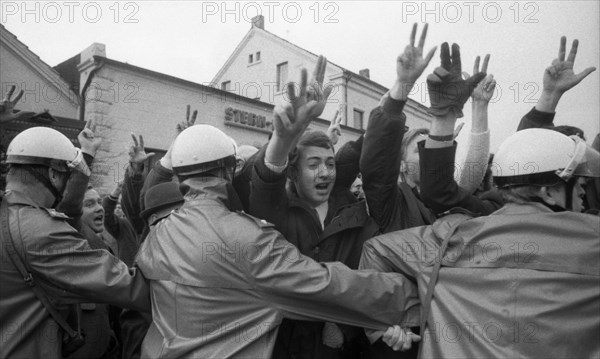 The right-wing radical action Resistance of the NPD was a nationwide response to Willy Brandt's policy of understanding with the East in 1970. These generated a sometimes furious reaction from left-wi...