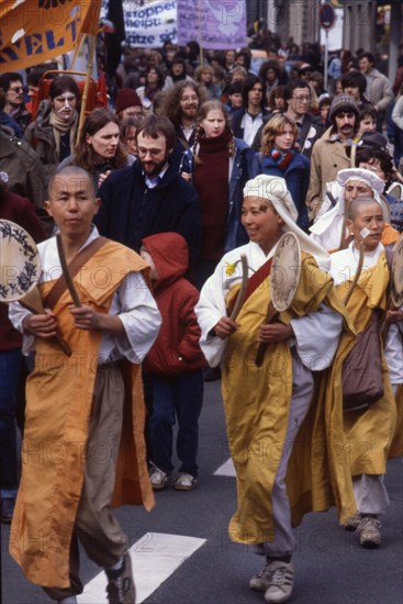 Hanover. 20th Protestant Church Congress with demonstrations on 6. 3. 1983