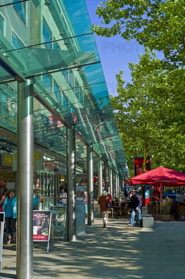 Covered pedestrian zone