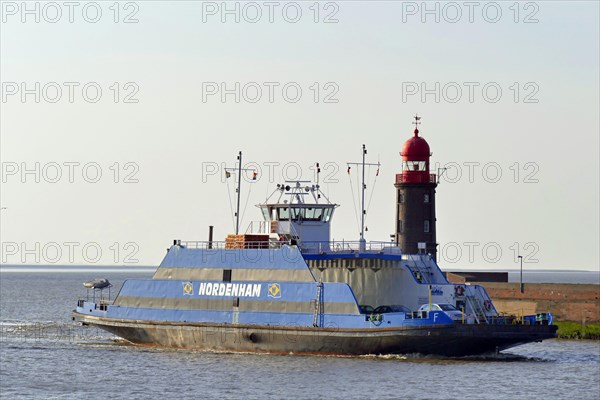 Ferry entering the mouth of the River Geese