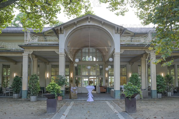 Restaurant orangery im spa garden