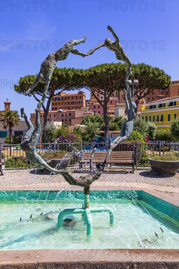 Bronze figures at the fountain