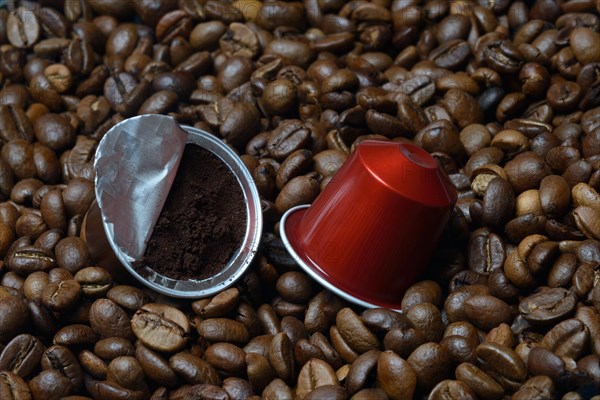 Coffee capsules and coffee beans