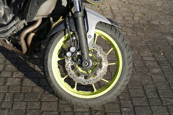 Gear shift or hub shift on a bicycle