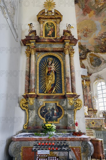 Side altar