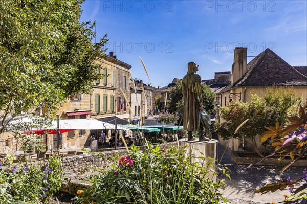 Statue of Cyrano de Bergerac in the old town of Bergerac