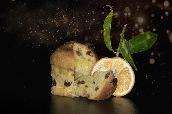Cut panettone